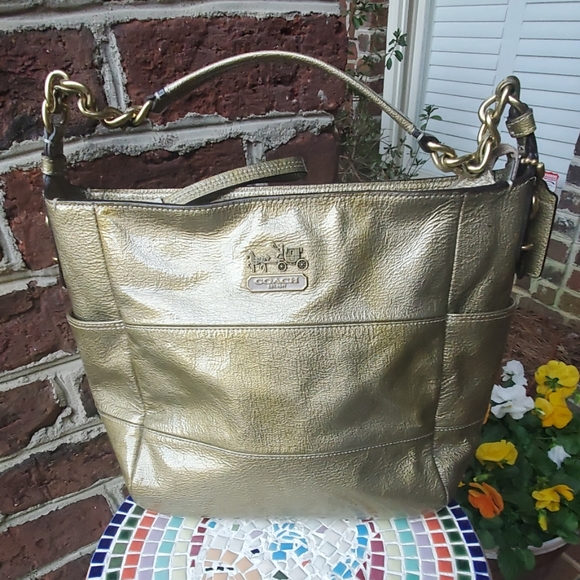 Coach Handbags - Vintage Authentic Coach Bag